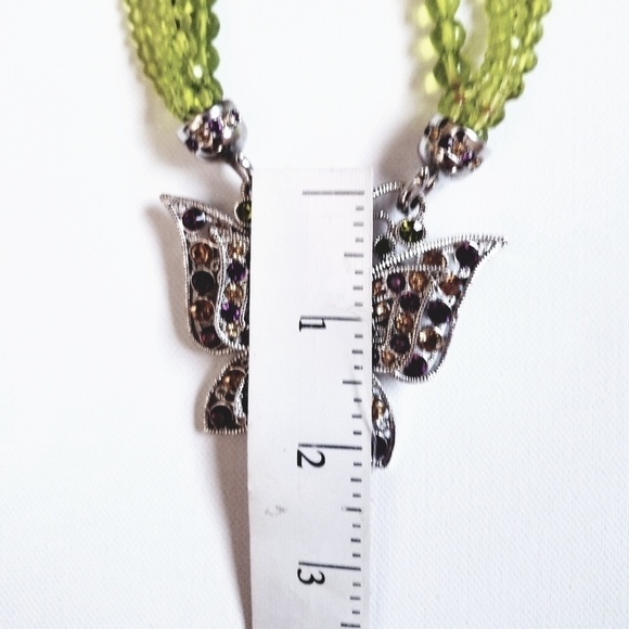 𝅺2 in 1 Butterfly Necklace & Broach Pin Jewelry Set. - Picture 6 of 7